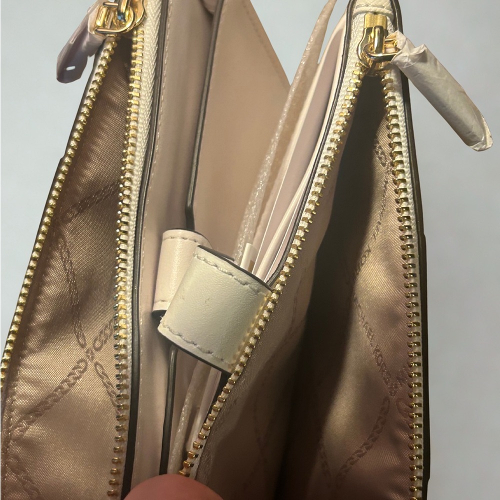 Michael Kors Optic White, Double Zip Leather Wristlet,  Designer NWT, Gold Stud - Picture 4 of 7